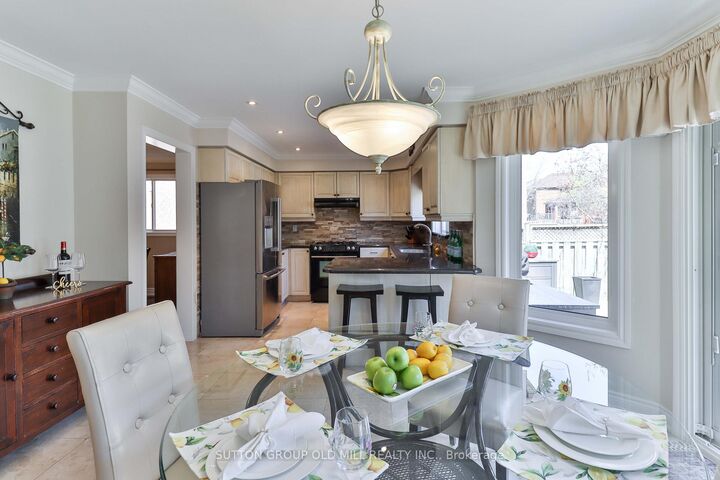 Photo de la propriété:  6835 Forest Park Drive  ON L5N 6X5 