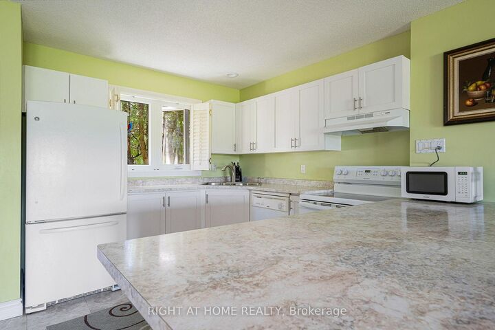 Property Photo: 569 Oxbow Crescent ON L9Y 5B4