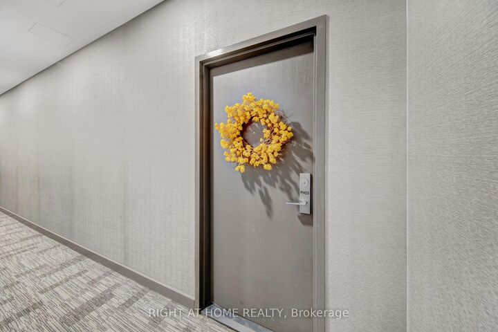 Property Photo:  69 Lynn Williams Street Ph03  ON M6K 3R7 