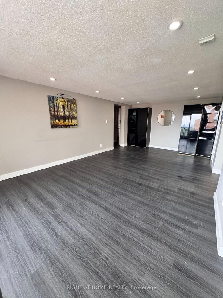 Property Photo: 1465 Baseline Road S 1205 ON K2C 3L9