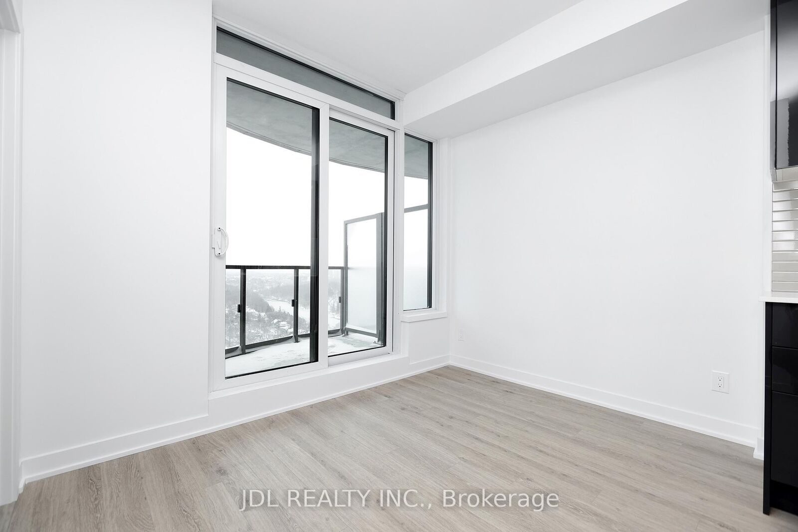 Property Photo: 1926 Lake Shore Boulevard W 3615 ON M6S 1A1