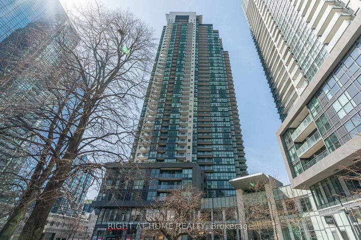 5162 Yonge Street Lph208 — photo 1