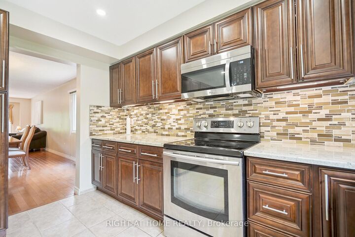 Property Photo: 309 Amberly Boulevard ON L9G 4B6