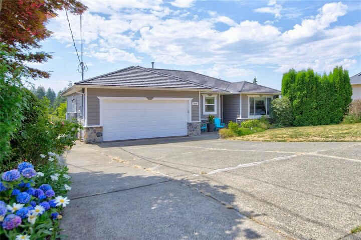 Property Photo: 1059 Thorpe Ave BC V9N 7K7