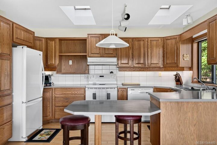 Property Photo: 134 Quebec Lane BC V8K 2L4