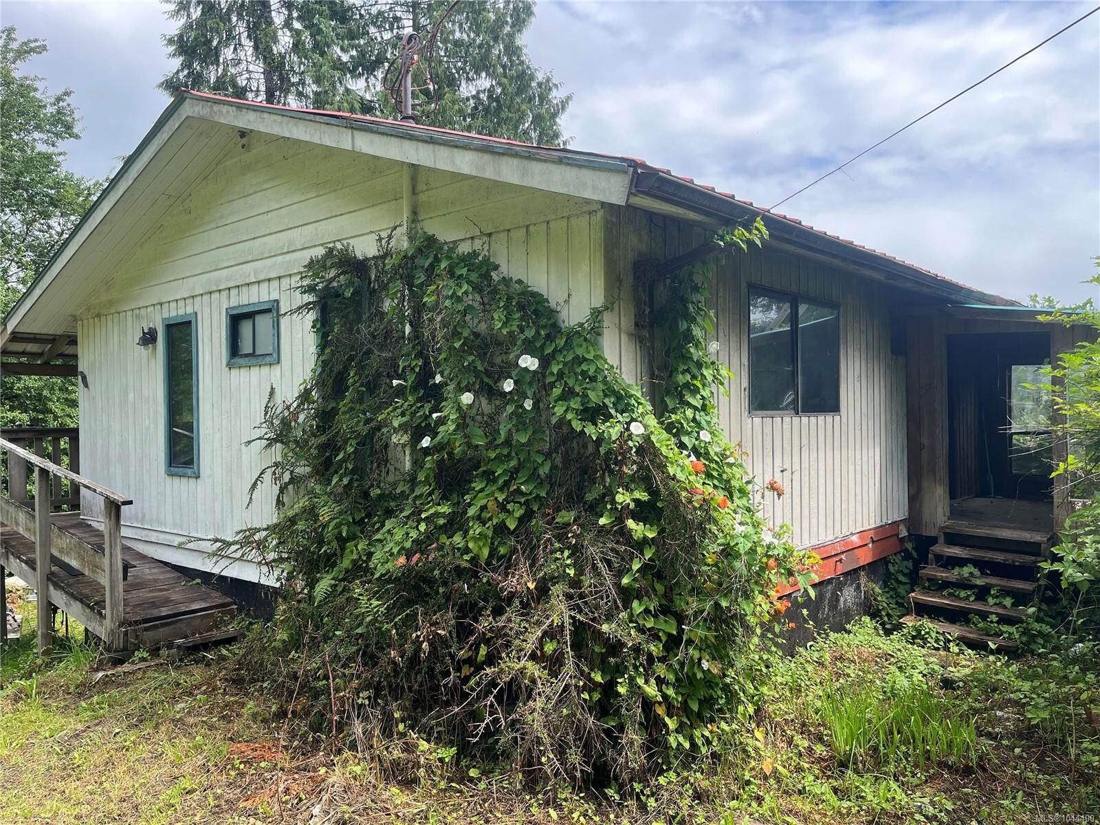 Property Photo: E-575 Quatsino Rd BC V0N 2V0