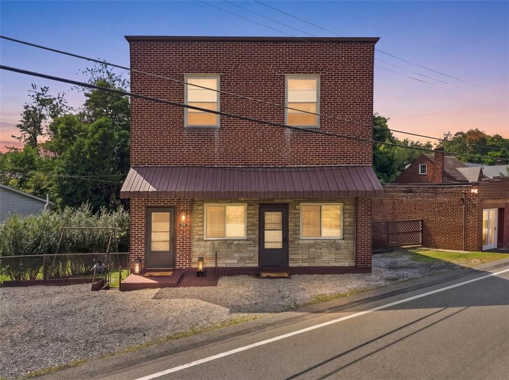 Property Photo:  1329 Anderson Rd  PA 15209 