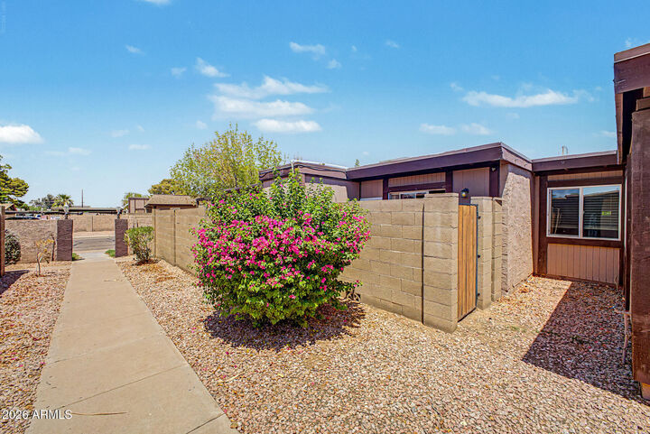 Property Photo: 1827 E Kirkland Lane A AZ 85281