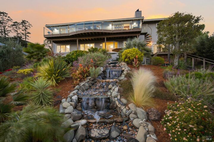 Property Photo:  29 Dorian Way  CA 94901 