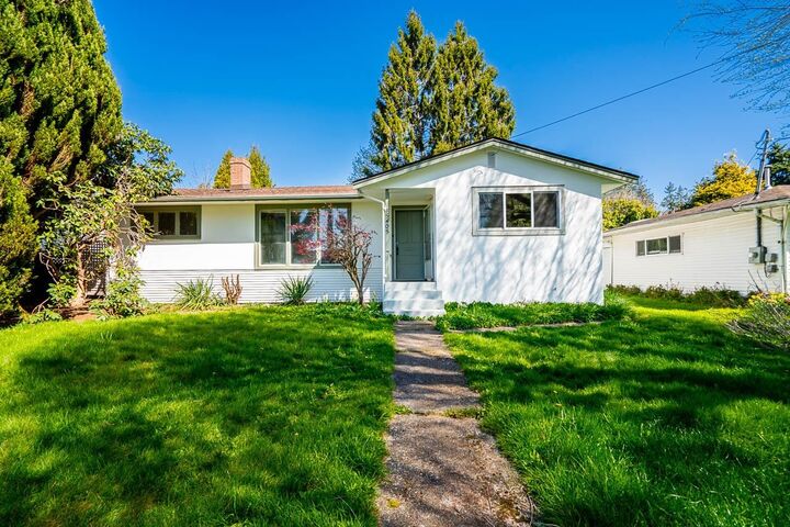 15405 Semiahmoo Avenue — photo 1