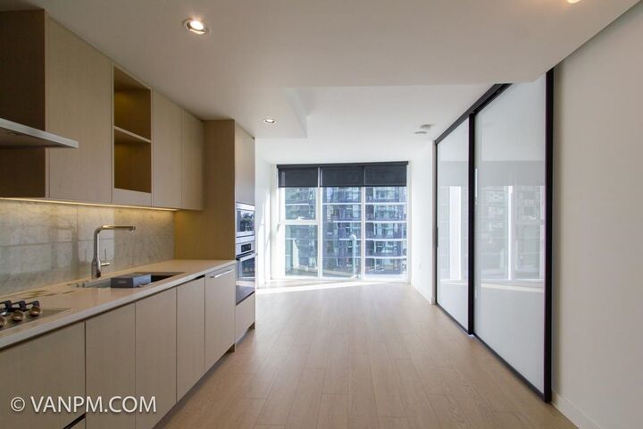 Property Photo:  87 Nelson Street 683  BC V6Z 0E8 