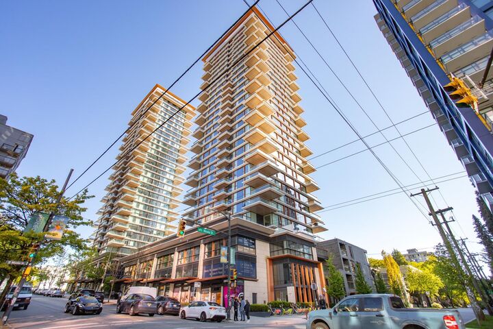 1482 Robson Street 1606 — photo 1