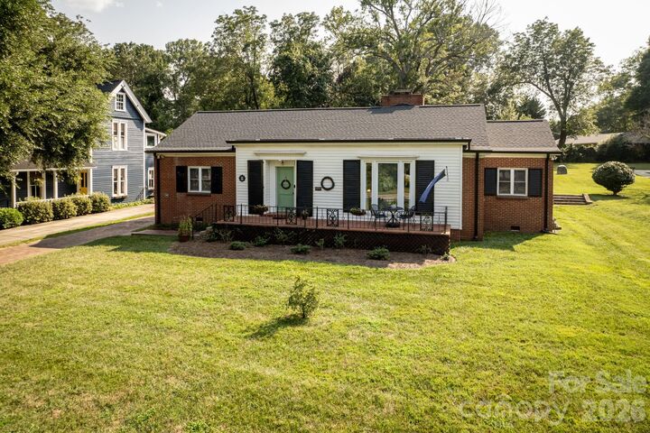 Property Photo:  11 Kings Mountain Street  SC 29745 