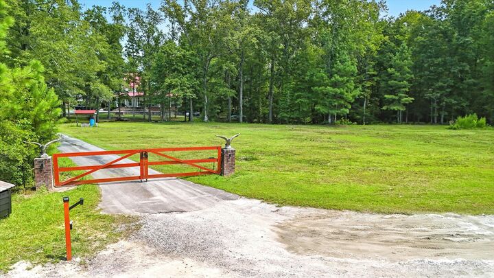 Property Photo: 966 Hardwood Lane SC 29483