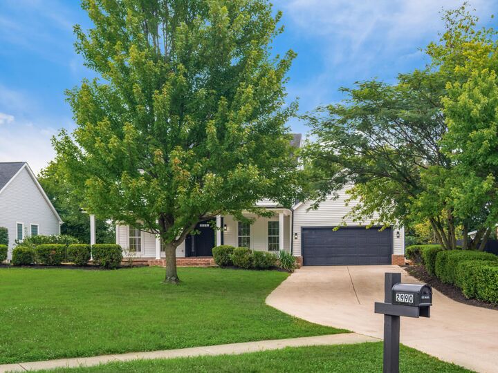 Property Photo: 2990 Wynridge Drive OH 43123