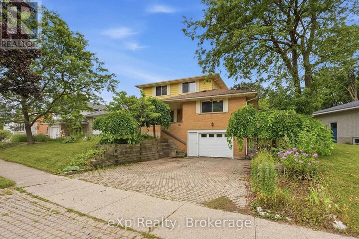 Property Photo:  101 Crosby Drive  ON N2B 2L1 