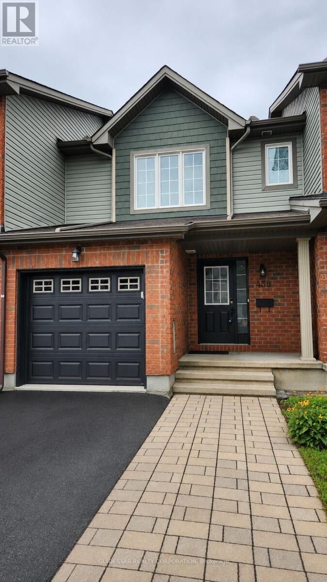 Property Photo: 438 Haresfield Court ON K4M 0B6