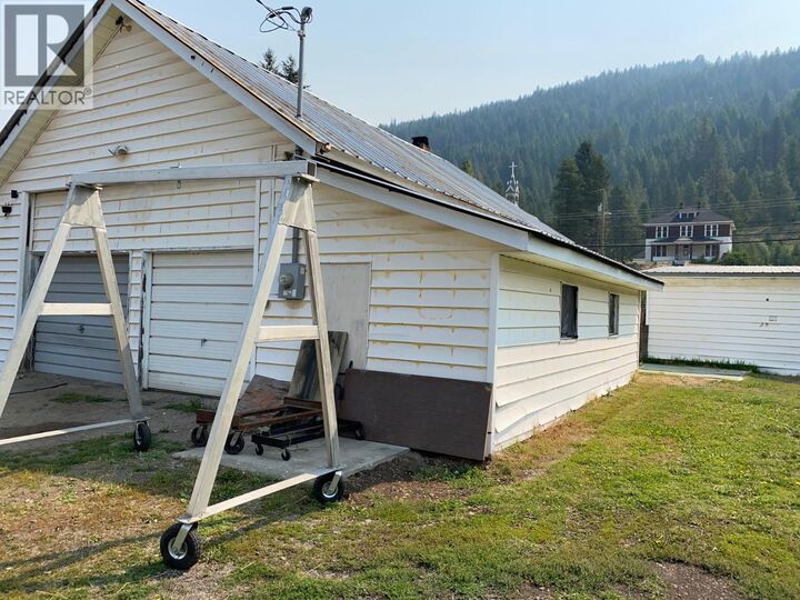 Property Photo:  321 N Kimberley Avenue  BC V0H 1J0 