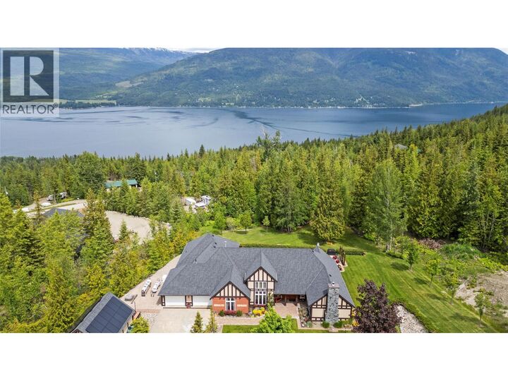 Property Photo: 5121 Ivy Road BC V0E 1T0