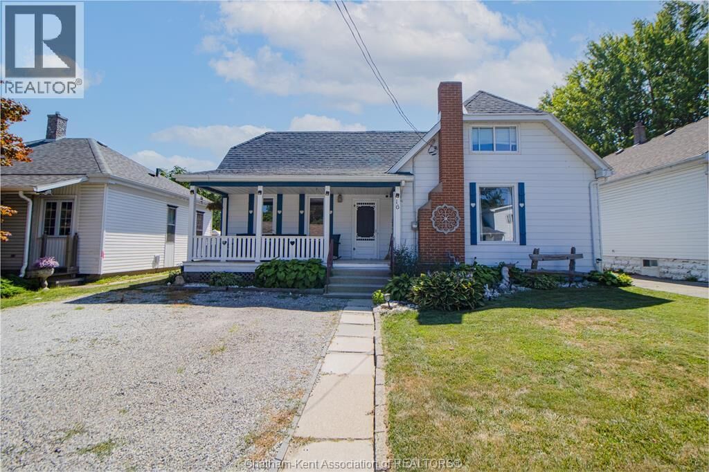 Property Photo:  16 Sheldon Avenue  ON N7L 3M3 