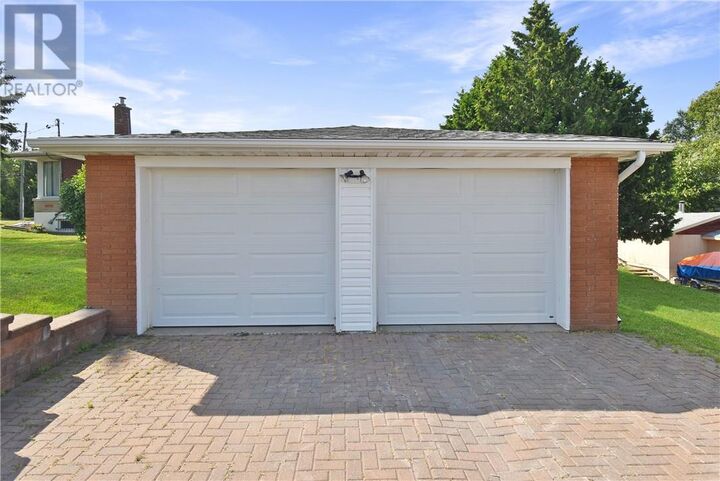 Property Photo:  1066 Delwood Court  ON P3E 4M3 