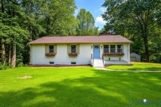 Property Photo: 11152 Wychwood Drive VA 23116