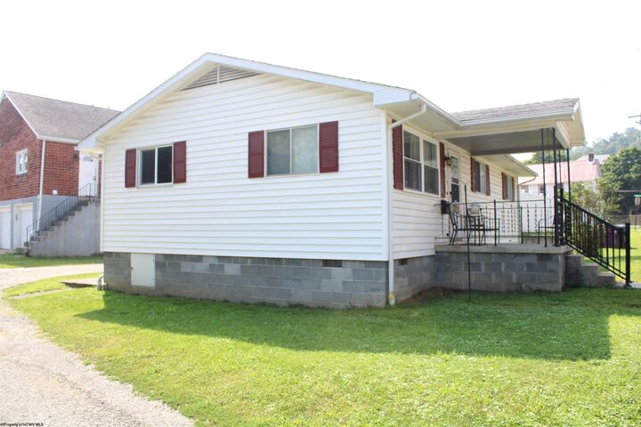 Property Photo:  315 State Street  WV 26452 