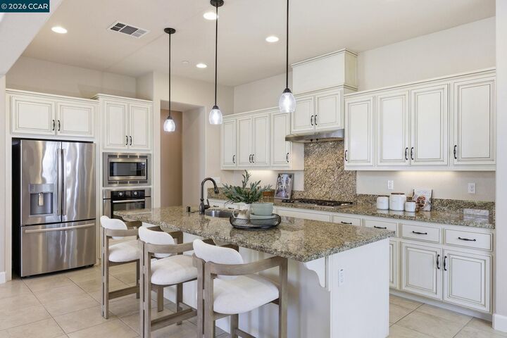 Property Photo:  4658 Valley Vista Dr  CA 94568 