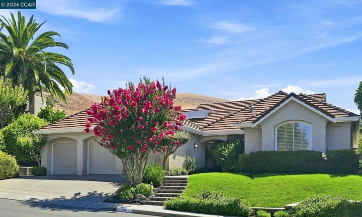 Property Photo: 10 Edinburgh Pl CA 94526