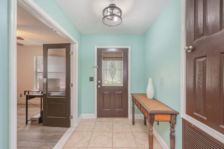 Property Photo:  4 Windale Road  FL 32569 