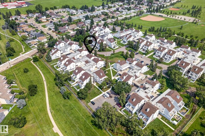 Property Photo:  247 Lancaster Terrace NW  AB T5X 5T5 