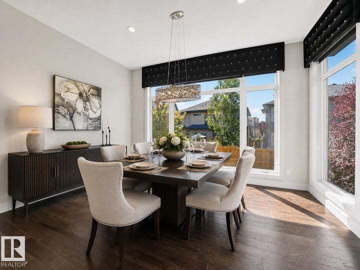Property Photo:  1116 Hainstock Green SW  AB T6W 2T8 