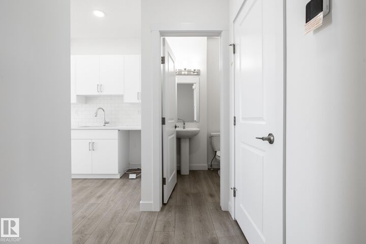 Property Photo:  7110 Keswick Common SW 37  AB T6W 5P7 