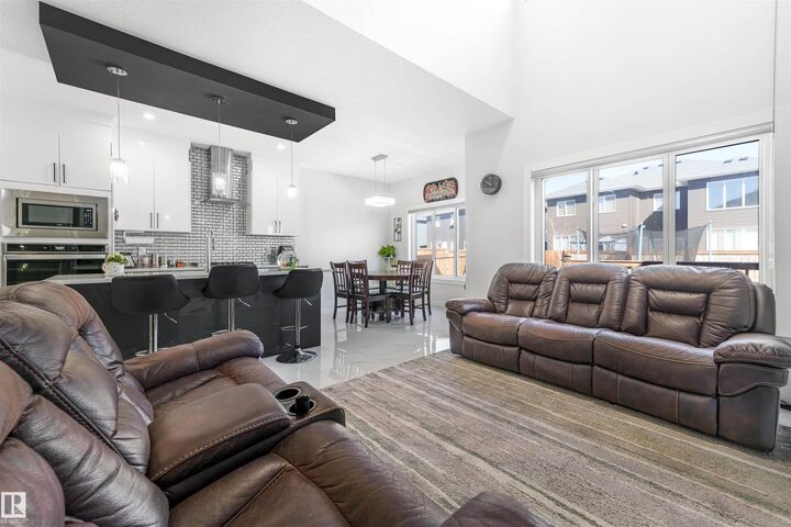 Property Photo:  16212 32 Avenue SW  AB T6W 4P2 