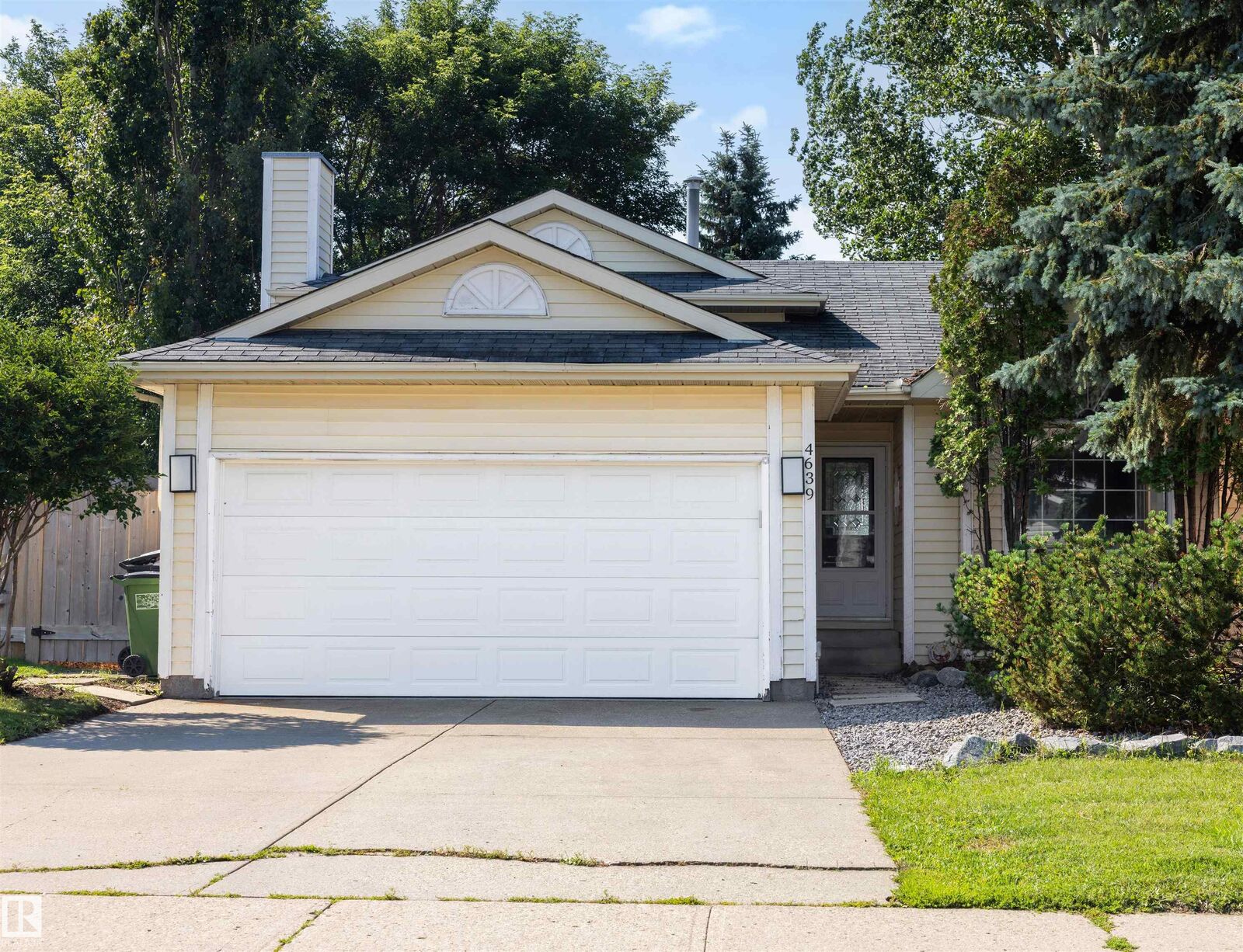 Property Photo: 4639 10 Avenue NW AB T6L 4S2