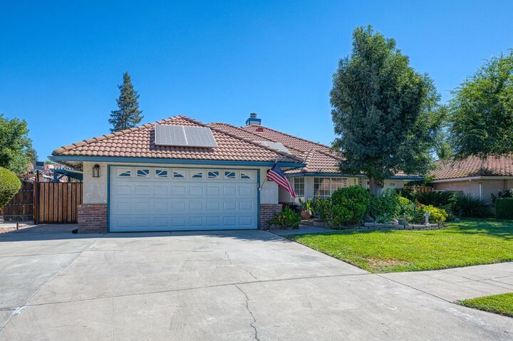 Property Photo: 3239 Doubletree Way CA 93637