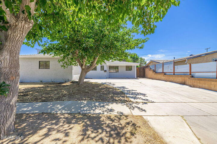 Property Photo:  44846 Andale Avenue  CA 93535 