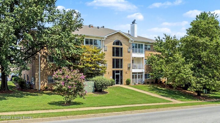 Property Photo: 8508 Atrium Dr 1101 KY 40220