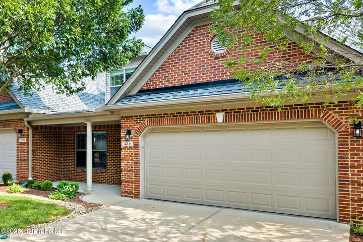 Property Photo: 3211 Brittany Pointe Ln KY 40220