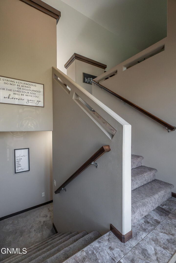 Property Photo: 5004 39th Avenue NW ND 58554