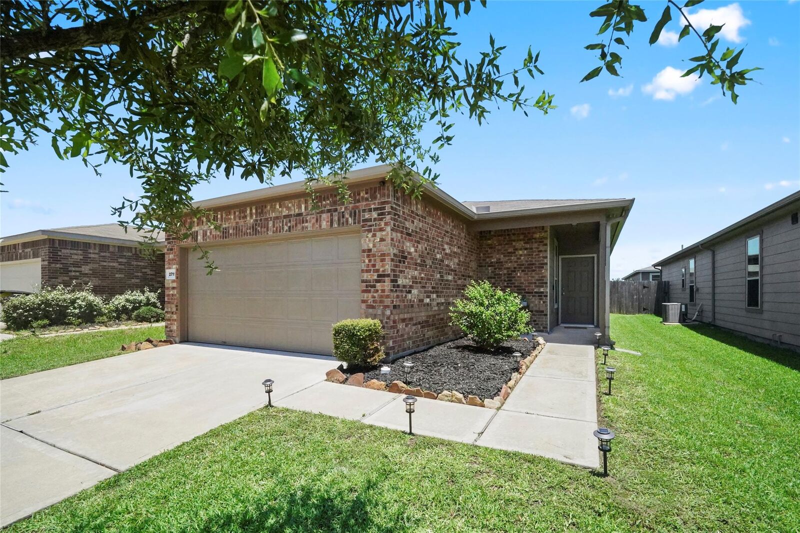 Property Photo:  2719 Skyview Long Drive  TX 77047 