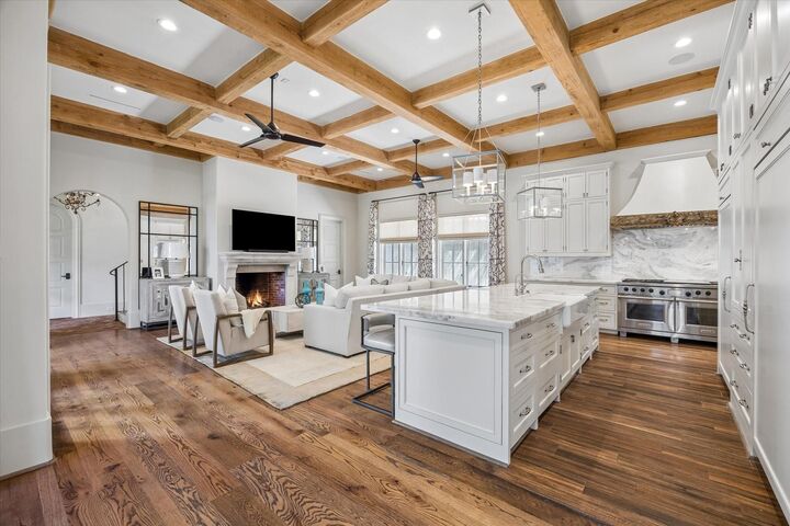 Property Photo: 3818 Del Monte Drive TX 77019