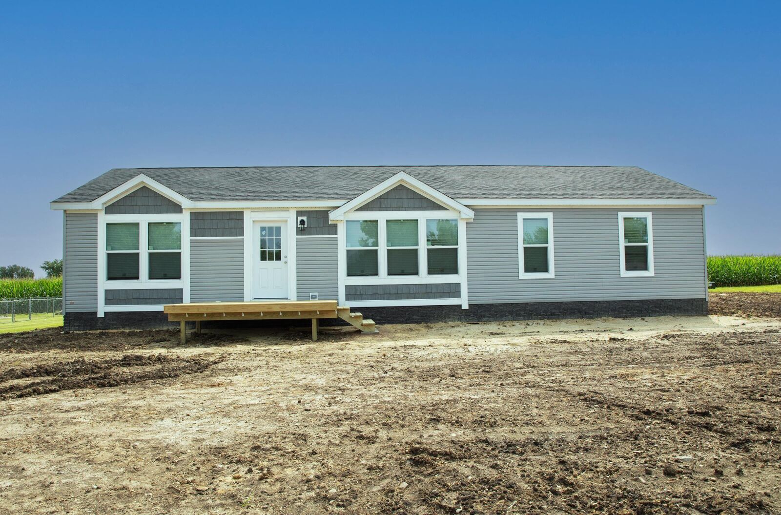 Property Photo:  905 SE 3rd Street  IA 50676 