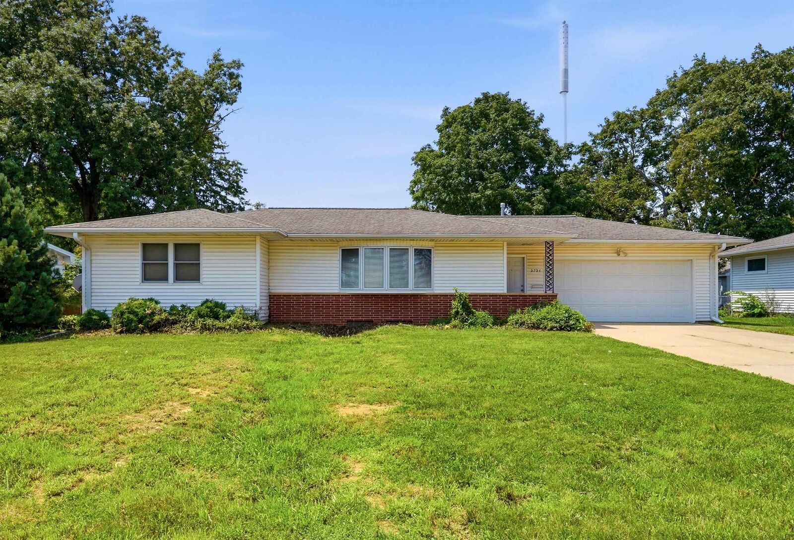 Property Photo:  2724 Barton Avenue  IA 50702 