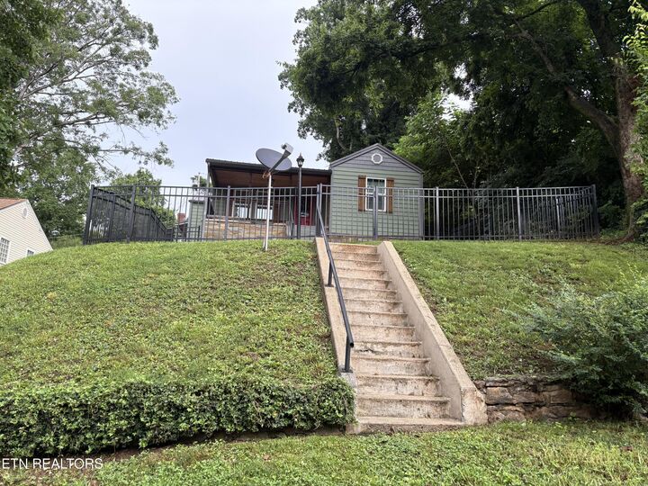 Property Photo:  425 Sewanee St  TN 37748 