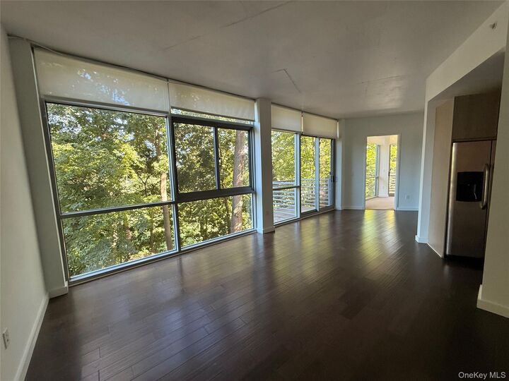 Property Photo:  250 S Central Park Avenue 3L  NY 10530 