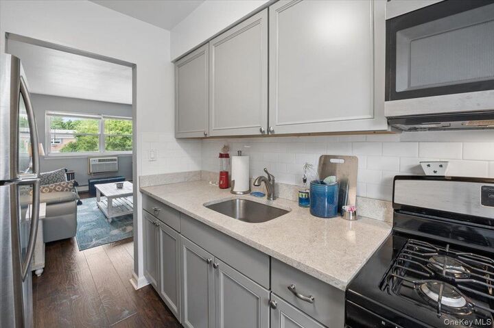 Property Photo:  167 Meyer Oval  NY 10965 