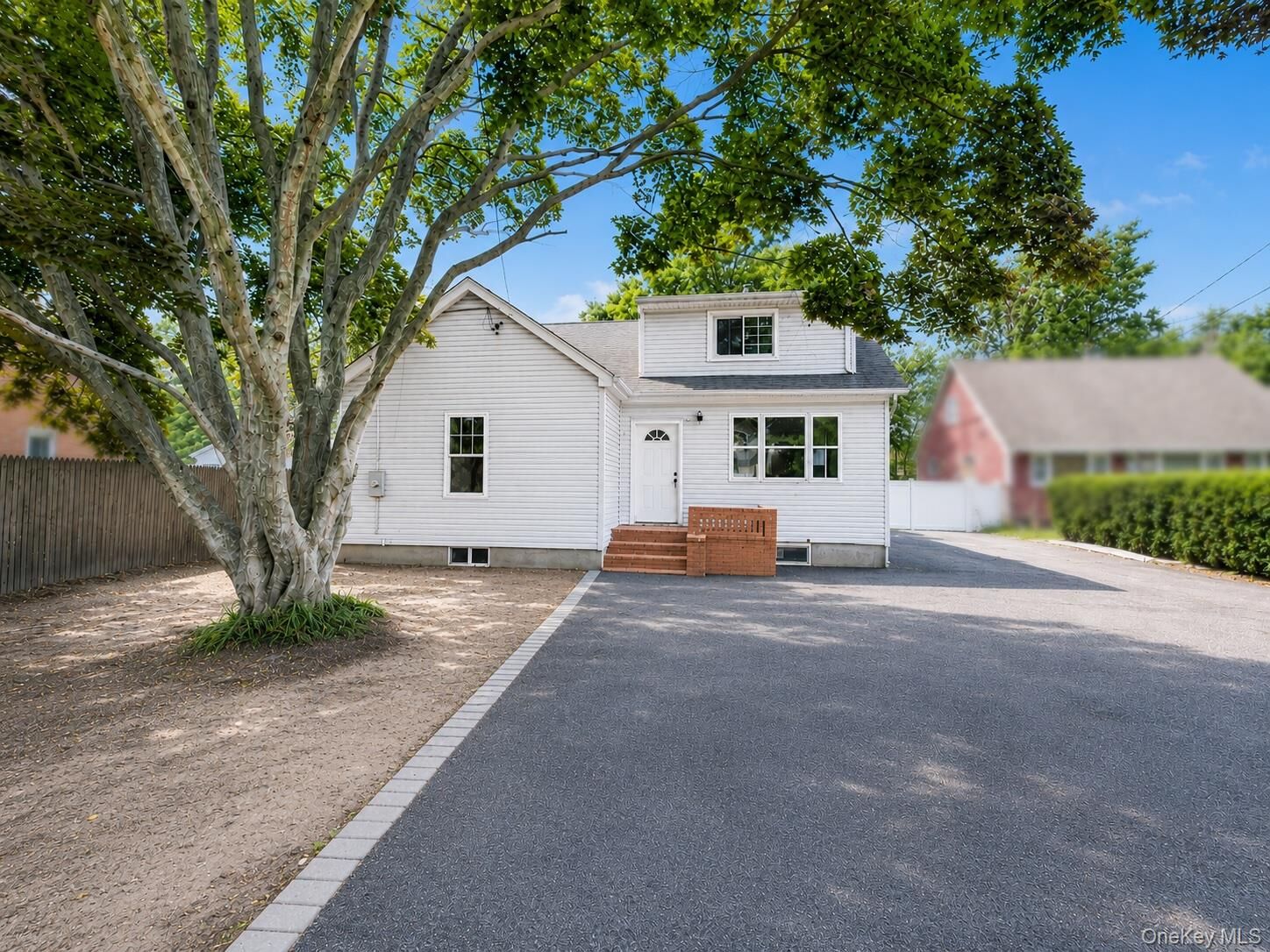 Property Photo:  806 Mount Avenue  NY 11798 