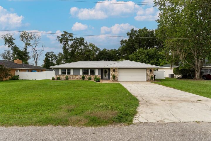 Property Photo: 5072 SE 27th Street FL 34480