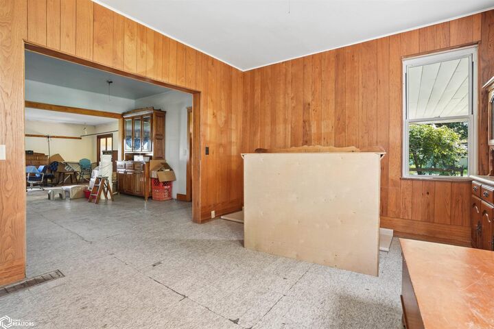 Property Photo: 14332 Irish Ridge Road IA 52601